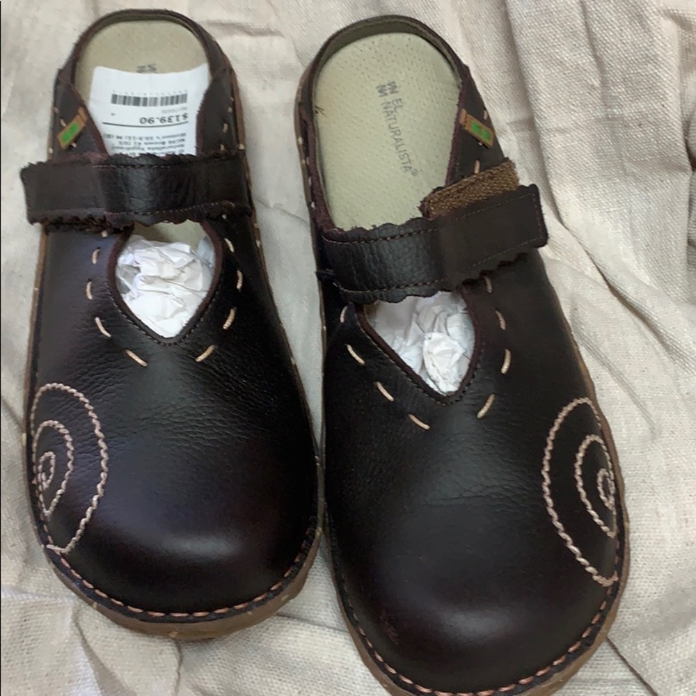 Brand new women’s clogs
